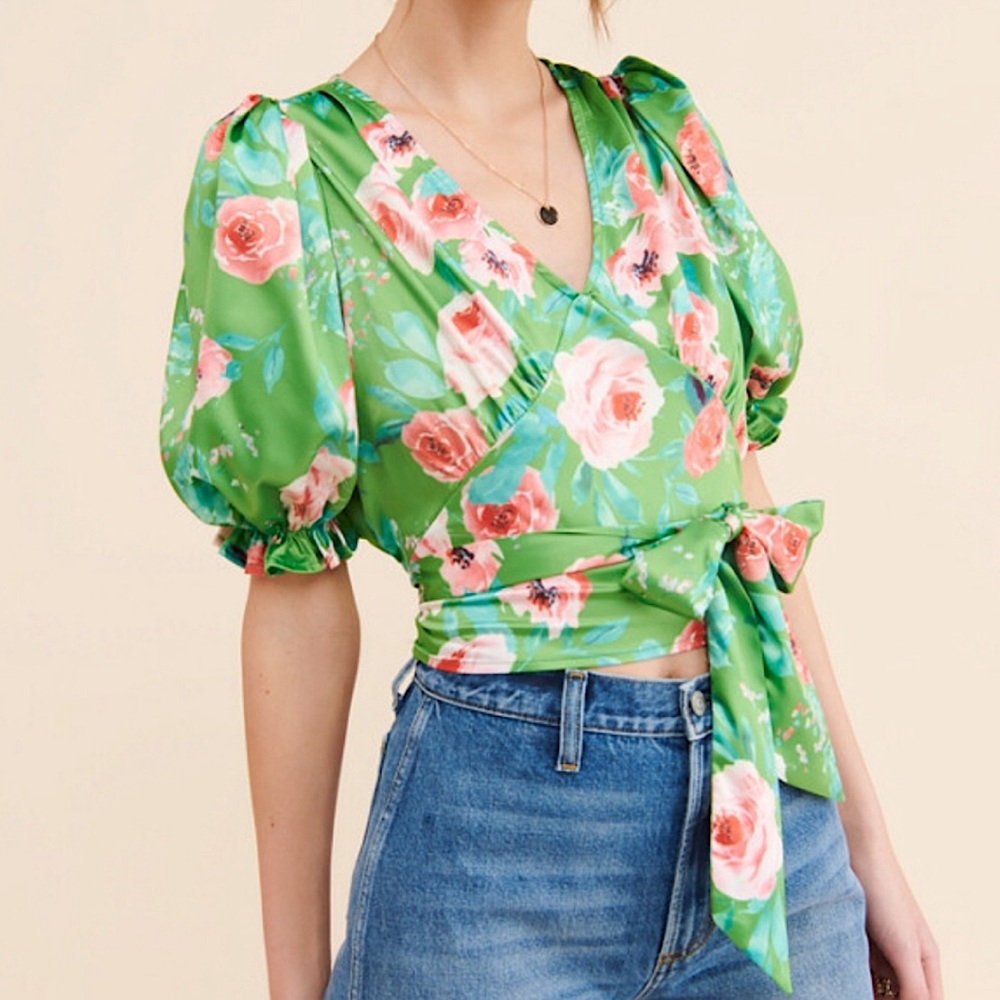 REVOLVE Kourt Blouse Megan Crop Top Green & Pink Floral Satin Shirt Size XS